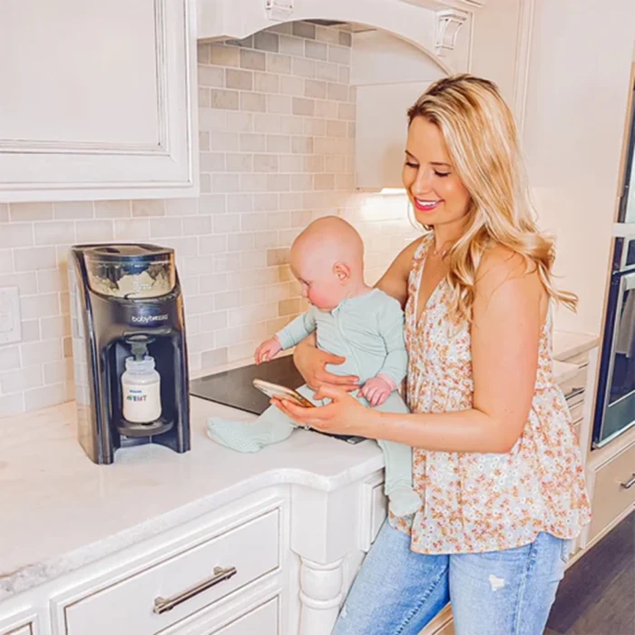 دستگاه شیرساز اتوماتیک مدل Formula Pro WiFi بی بی برزا Baby Brezza