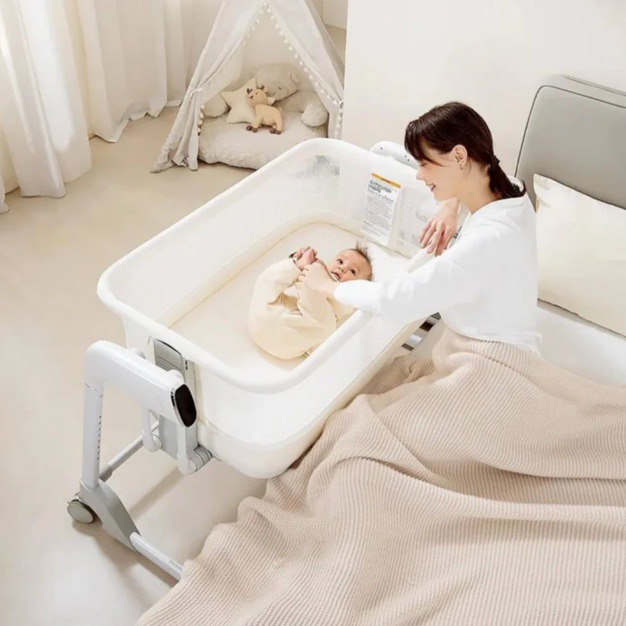 تخت کنار مادر سه کاره آنجل بی بی Angel Baby