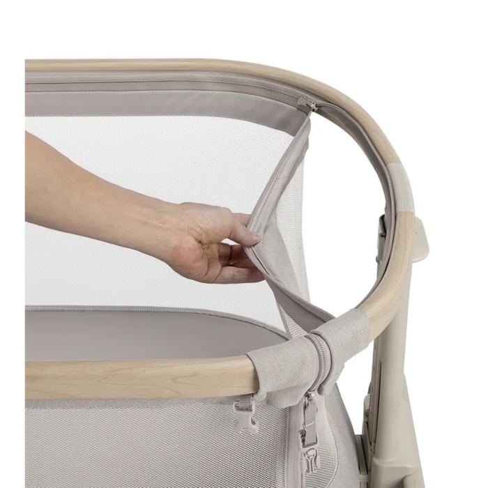 تخت کنار مادر کرم مدل آیورا ایر لوکس Iora Air Luxe Co-Sleeper مکسی کوزی Maxi Cosi